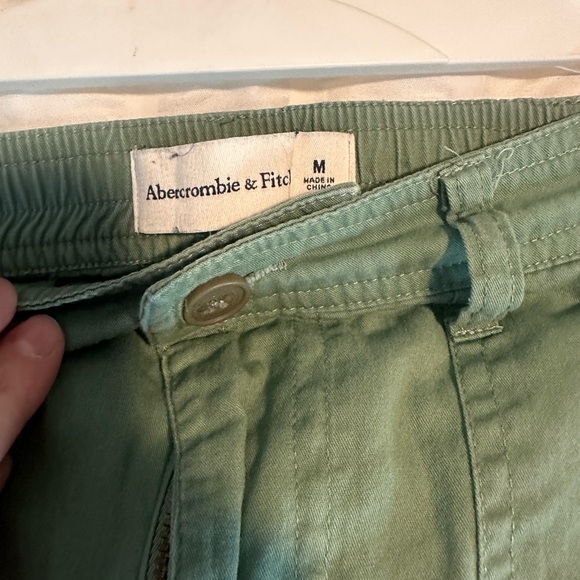Abercrombie Elastic Waist Cargo Pants - Picture 3 of 3